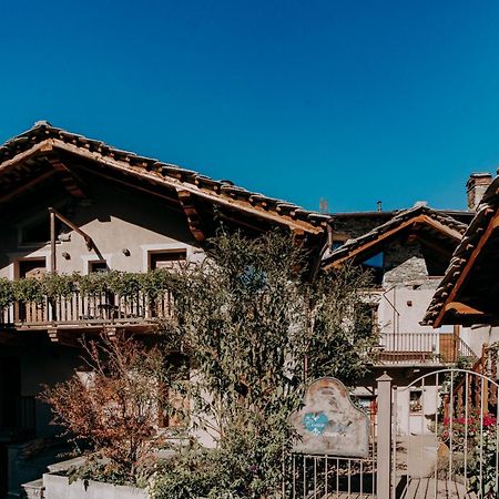 Au Coeur Du Village Chambres D'Hotes & Spa Arnad Exterior foto